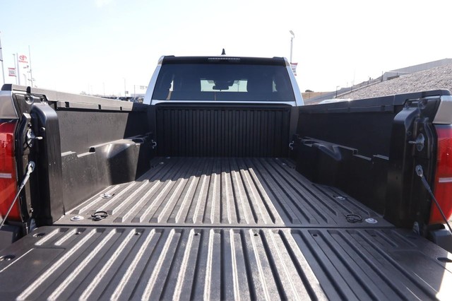 Toyota Tacoma 2WD Vehicle Image 07