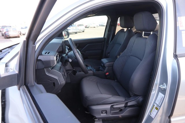 Toyota Tacoma 2WD Vehicle Image 08