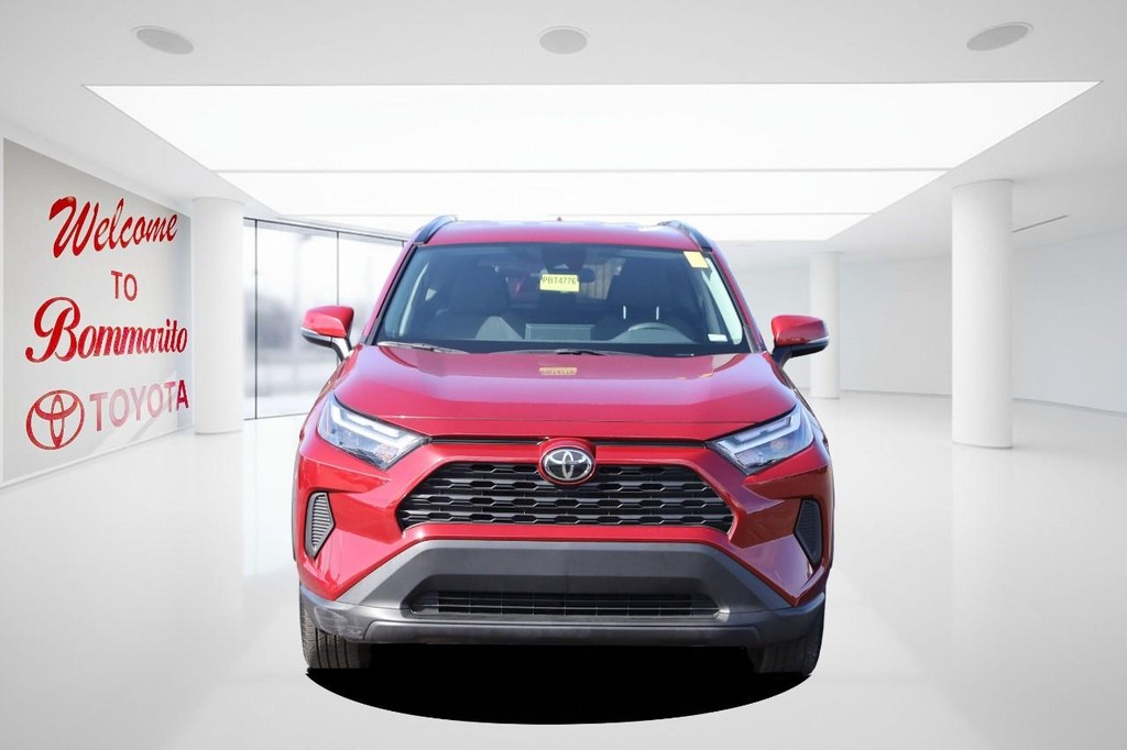 Toyota RAV4 Vehicle Full-screen Gallery Image 4