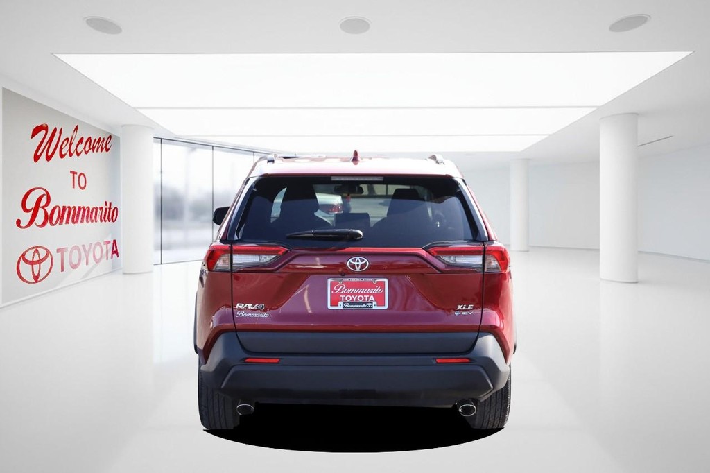 Toyota RAV4 Vehicle Full-screen Gallery Image 6