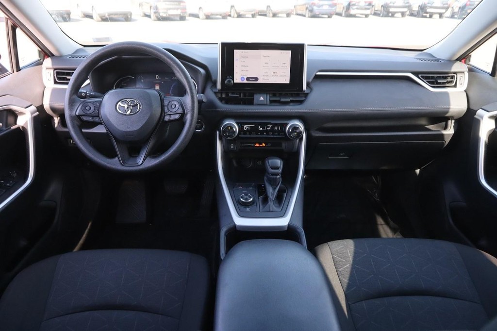 Toyota RAV4 Vehicle Full-screen Gallery Image 20