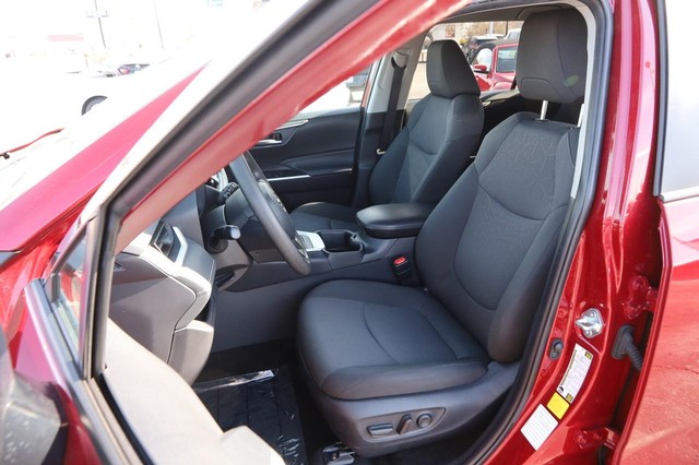 Toyota RAV4 Vehicle Image 08