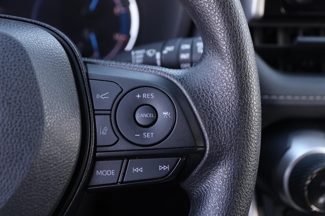 Toyota RAV4 Vehicle Image 12