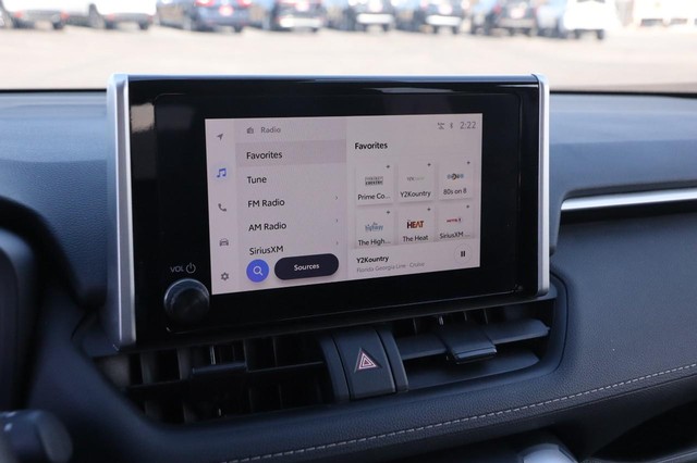 Toyota RAV4 Vehicle Image 15