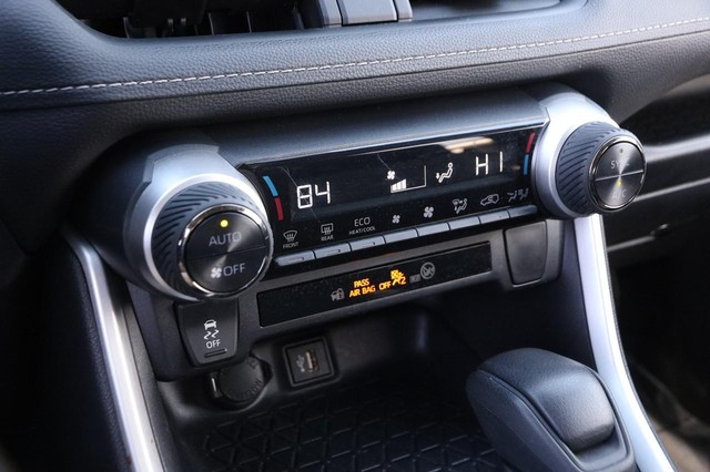 Toyota RAV4 Vehicle Image 17