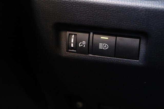 Toyota RAV4 Vehicle Image 19