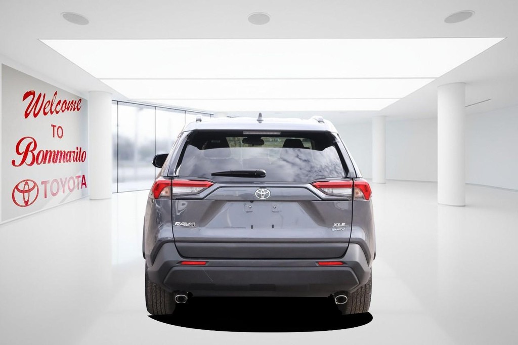 Toyota RAV4 Vehicle Full-screen Gallery Image 6