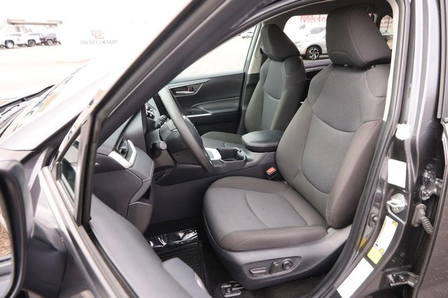 Toyota RAV4 Vehicle Image 08