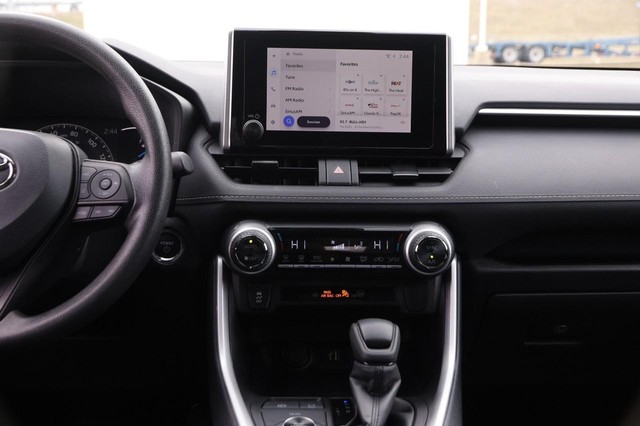 Toyota RAV4 Vehicle Image 23