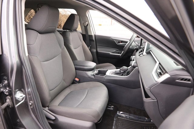 Toyota RAV4 Vehicle Image 25