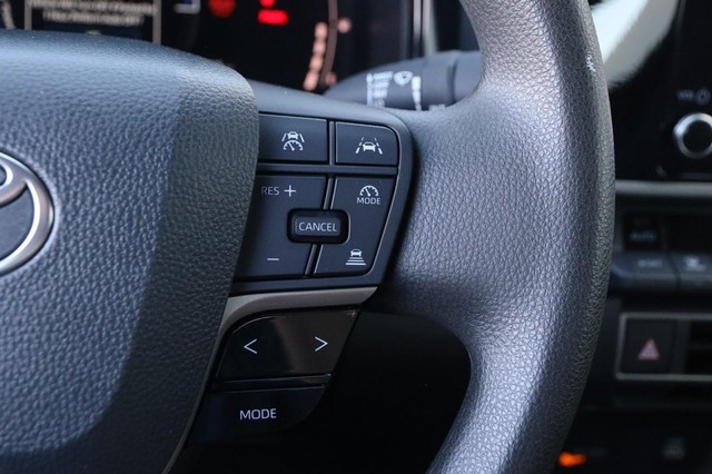 Toyota Camry Vehicle Image 12