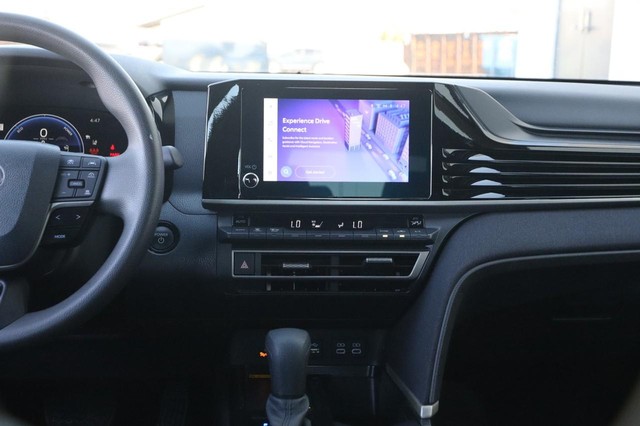 Toyota Camry Vehicle Image 24