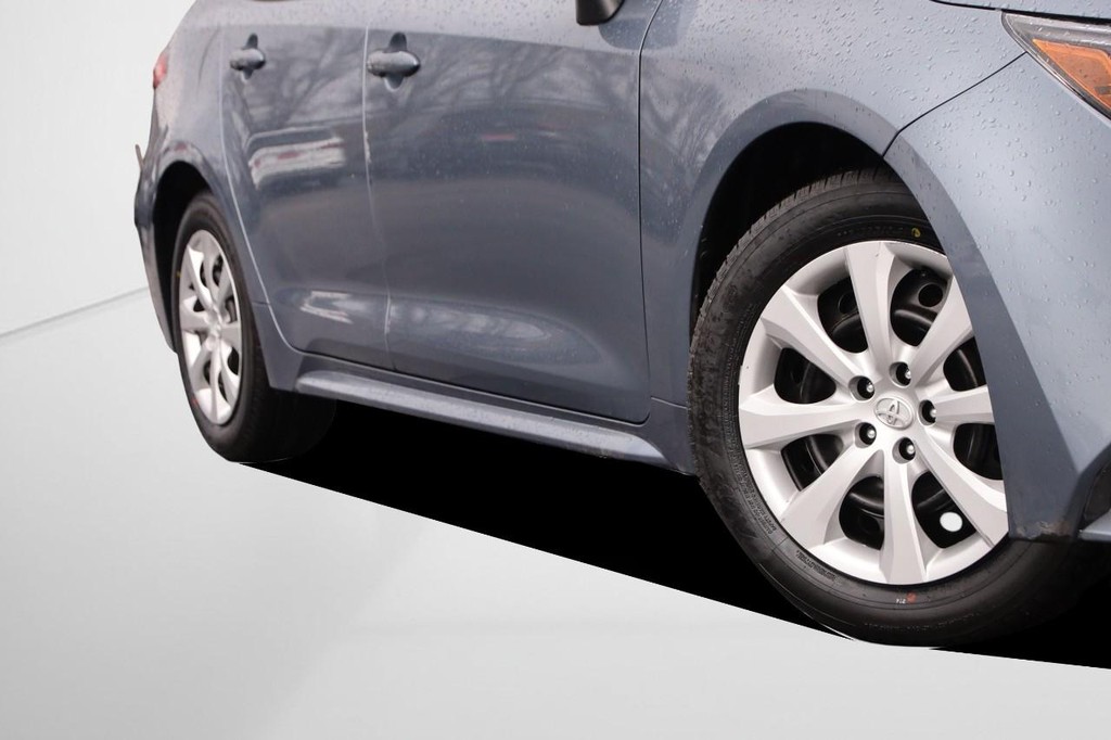 Toyota Corolla Vehicle Full-screen Gallery Image 3