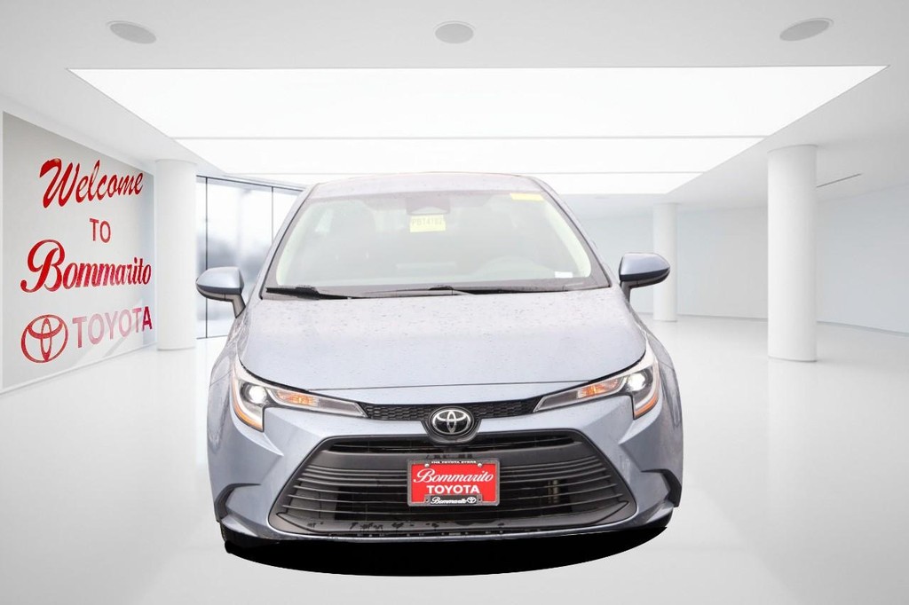 Toyota Corolla Vehicle Full-screen Gallery Image 4