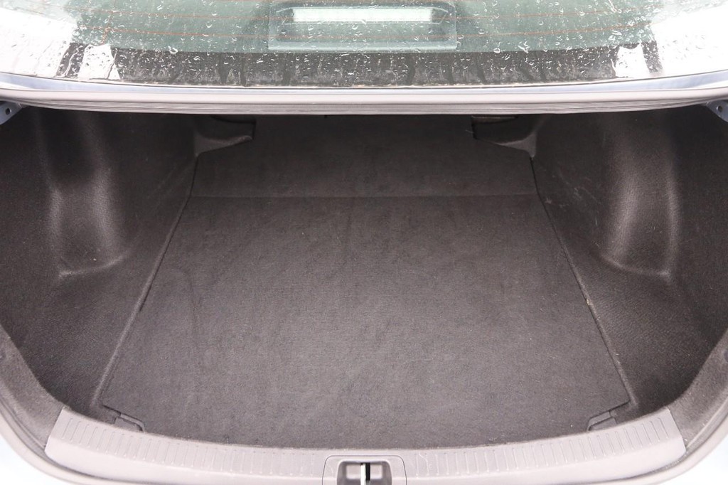 Toyota Corolla Vehicle Full-screen Gallery Image 7