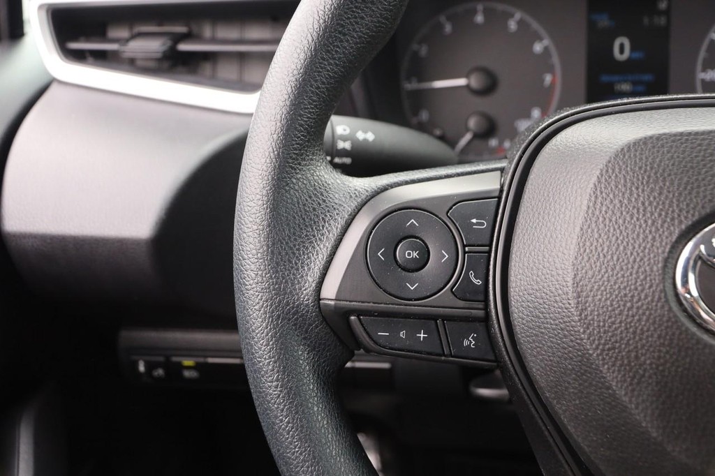 Toyota Corolla Vehicle Full-screen Gallery Image 11