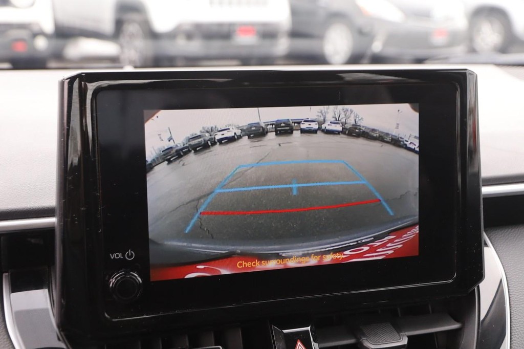 Toyota Corolla Vehicle Full-screen Gallery Image 16