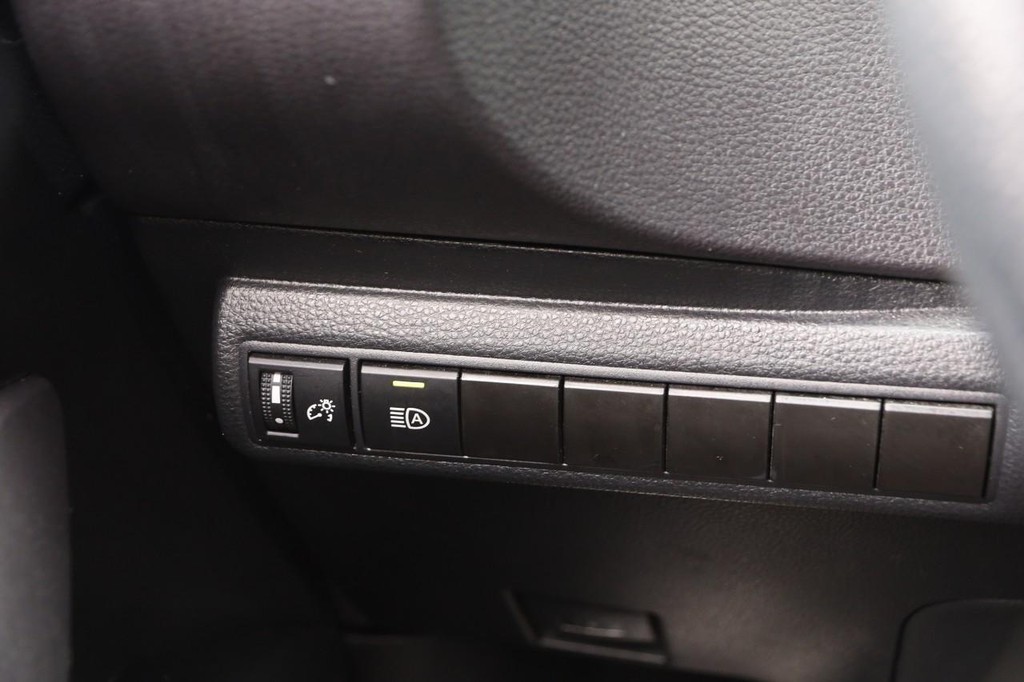 Toyota Corolla Vehicle Full-screen Gallery Image 18