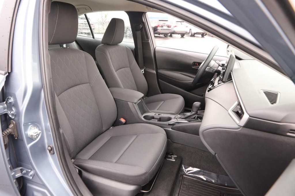 Toyota Corolla Vehicle Full-screen Gallery Image 24