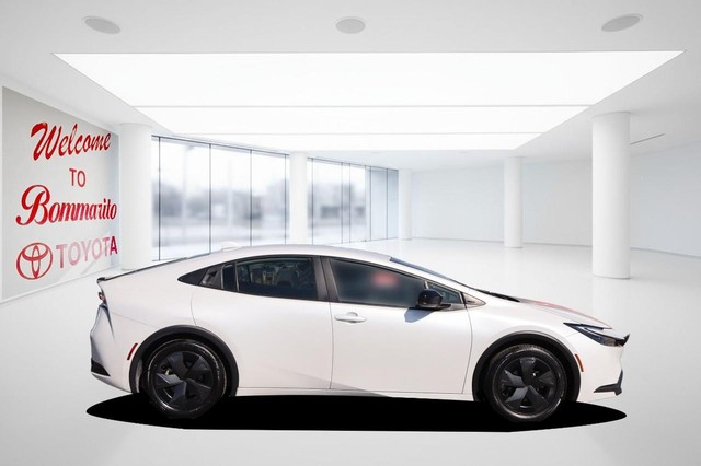 Toyota Prius Vehicle Image 05