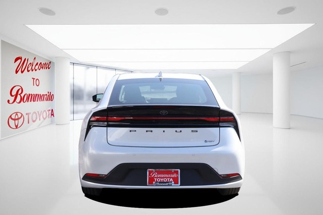 Toyota Prius Vehicle Image 06