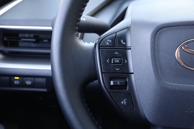 Toyota Prius Vehicle Image 11