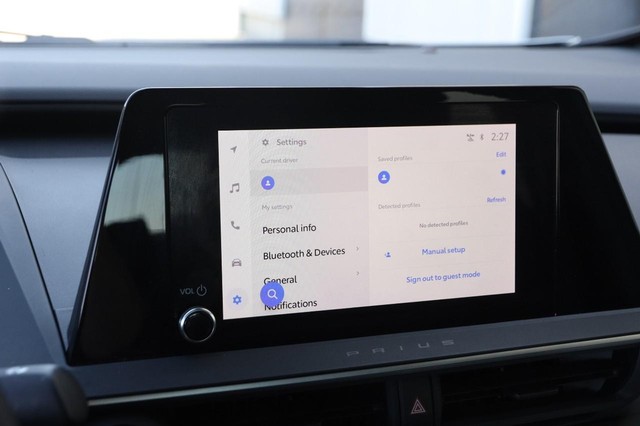 Toyota Prius Vehicle Image 16