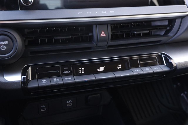 Toyota Prius Vehicle Image 18