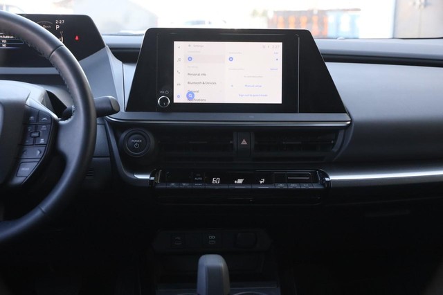 Toyota Prius Vehicle Image 24