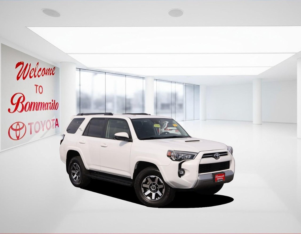 Toyota 4Runner Vehicle Full-screen Gallery Image 2