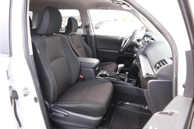 Toyota 4Runner Vehicle Image 25