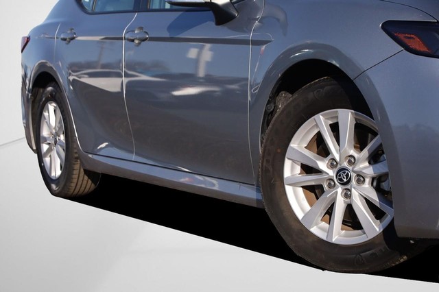 Toyota Camry Vehicle Image 03