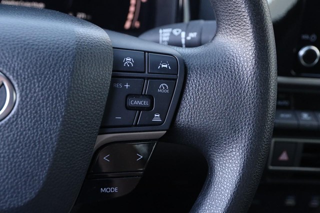 Toyota Camry Vehicle Image 12