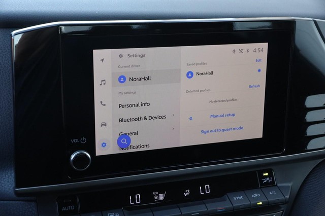 Toyota Camry Vehicle Image 16