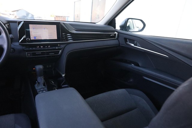 Toyota Camry Vehicle Image 26