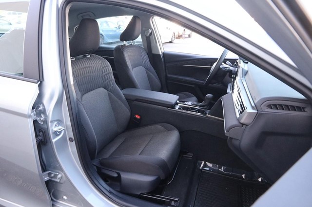 Toyota Camry Vehicle Image 27