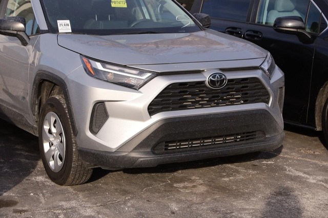 Toyota RAV4 Vehicle Image 02