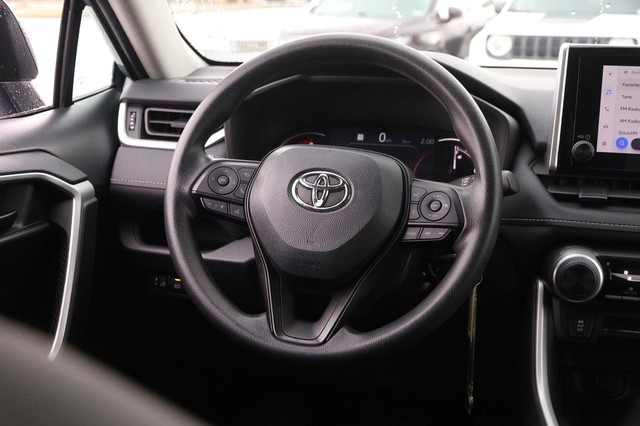 Toyota RAV4 Vehicle Image 21