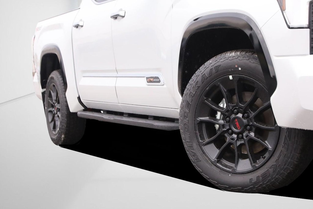 Toyota Tundra 4WD Vehicle Full-screen Gallery Image 3