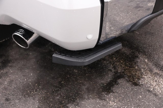 Toyota Tundra 4WD Vehicle Image 08