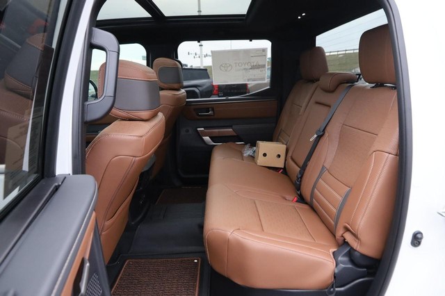 Toyota Tundra 4WD Vehicle Image 12