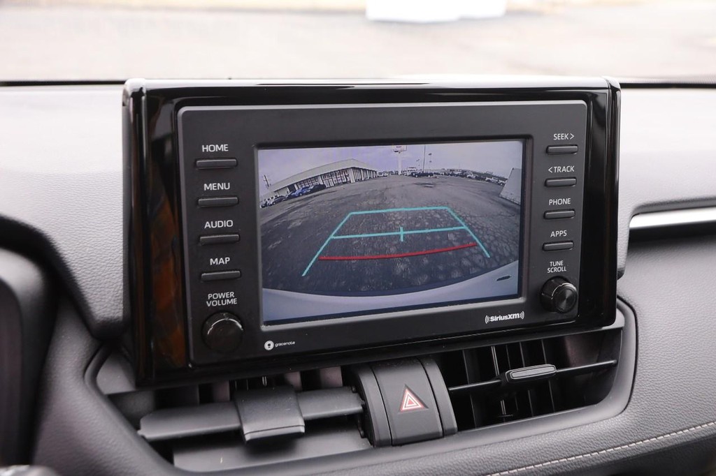 Toyota RAV4 Vehicle Full-screen Gallery Image 15