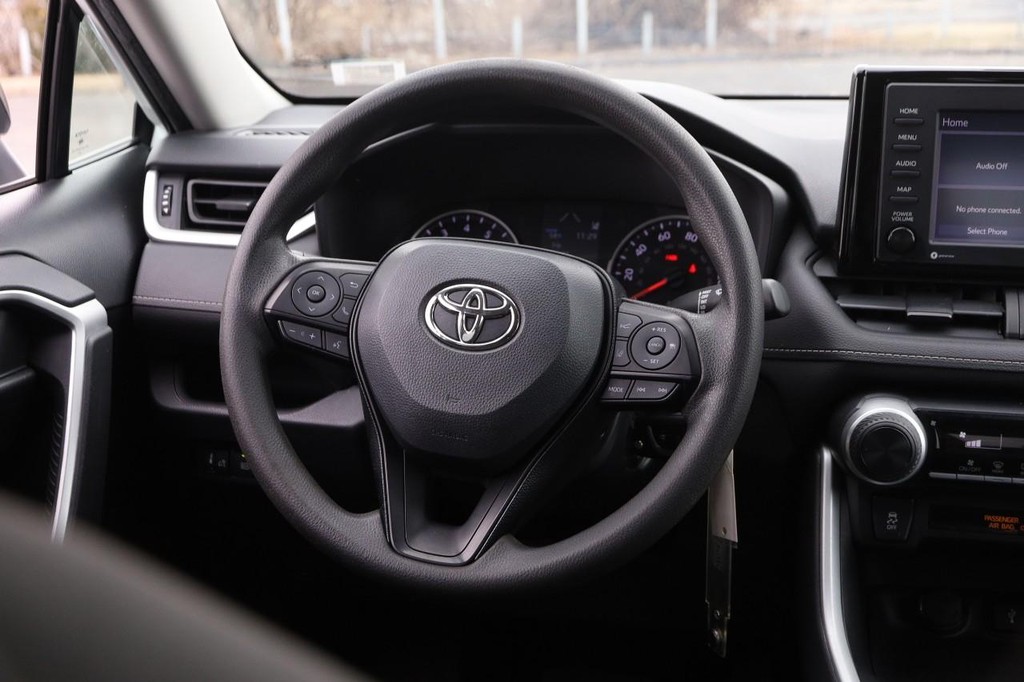 Toyota RAV4 Vehicle Full-screen Gallery Image 21