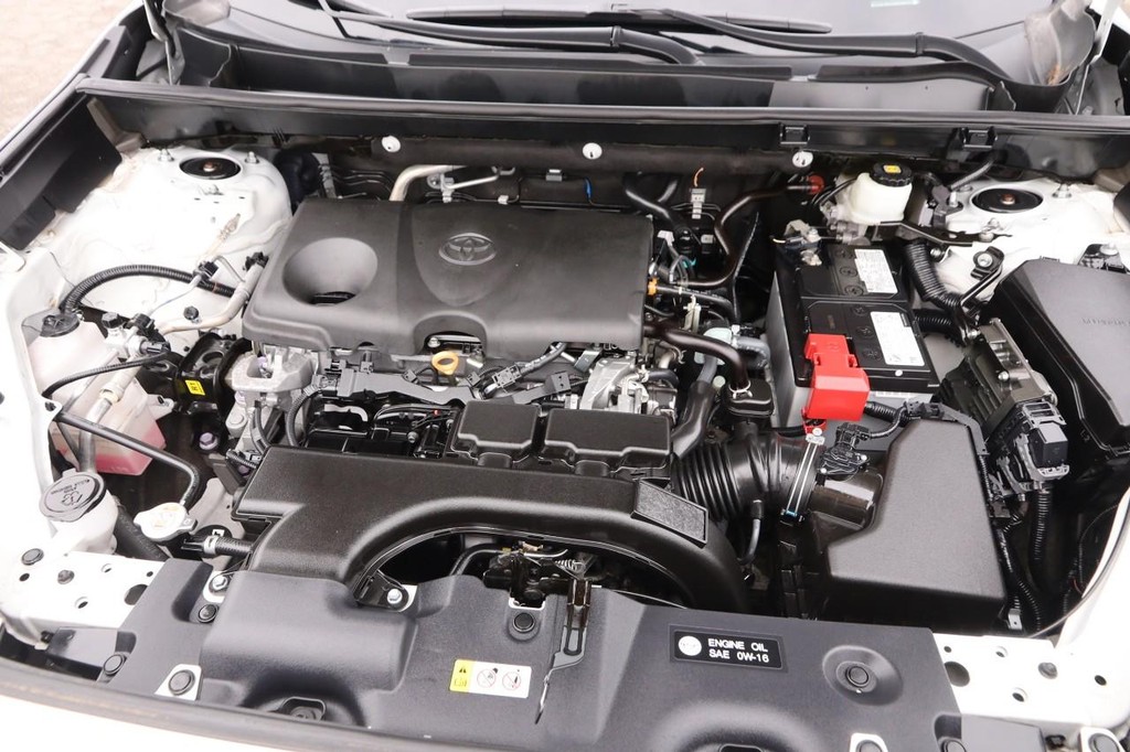 Toyota RAV4 Vehicle Full-screen Gallery Image 25