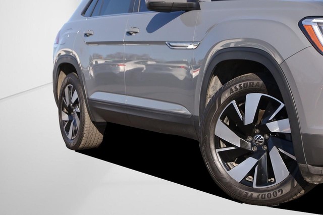Volkswagen Atlas Cross Sport Vehicle Image 03