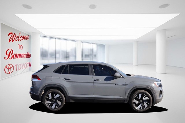 Volkswagen Atlas Cross Sport Vehicle Image 05