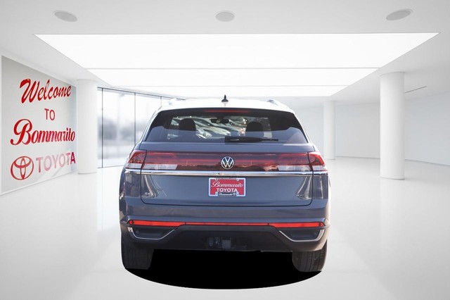 Volkswagen Atlas Cross Sport Vehicle Image 06