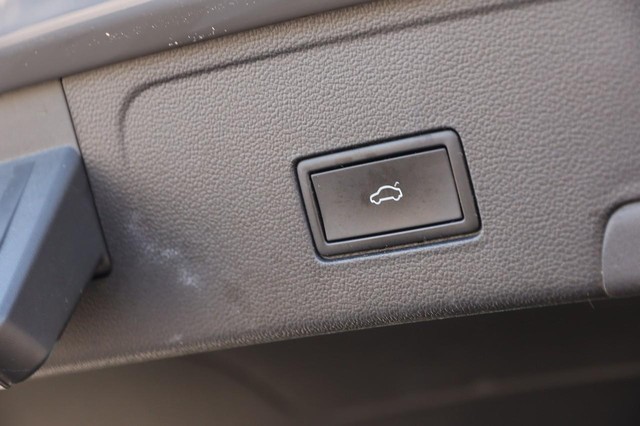 Volkswagen Atlas Cross Sport Vehicle Image 08