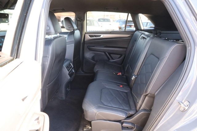 Volkswagen Atlas Cross Sport Vehicle Image 10