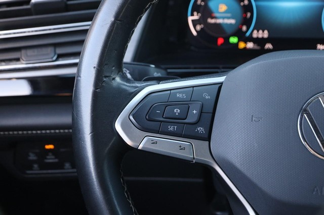 Volkswagen Atlas Cross Sport Vehicle Image 12